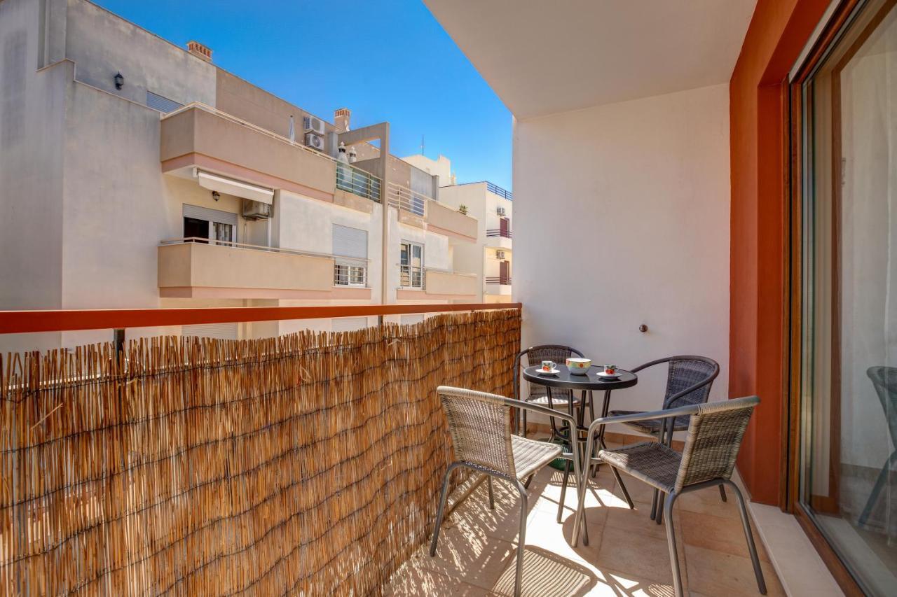 Two Bedroom Apartment With Rooftop Pool In Алвор Екстер'єр фото